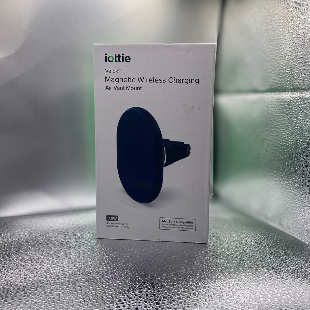 Velox Magnetic Wireless Charging Air Vent Mount - Black